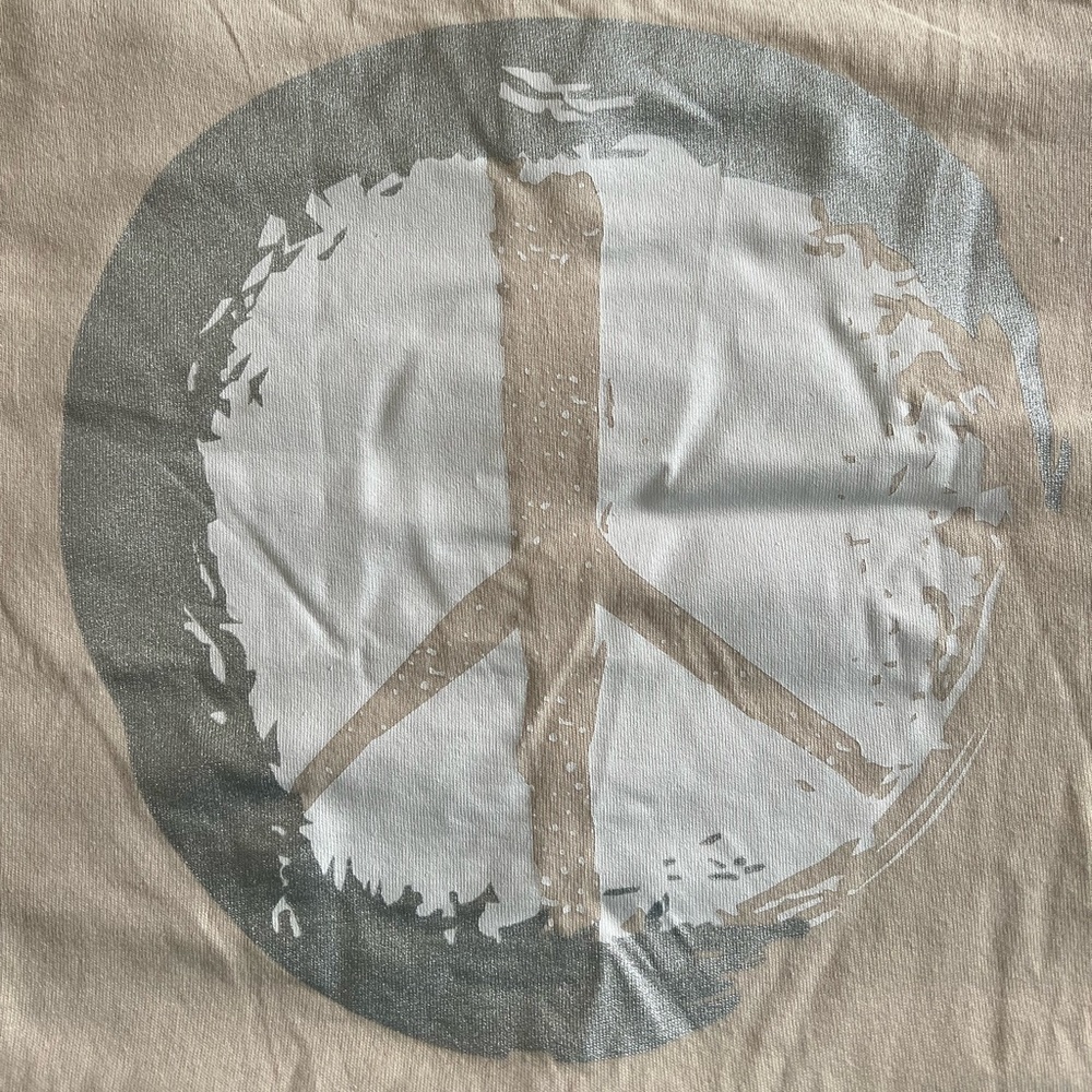 Women’s Shirt, Cream with White and Silver Peace Sign. Size XL